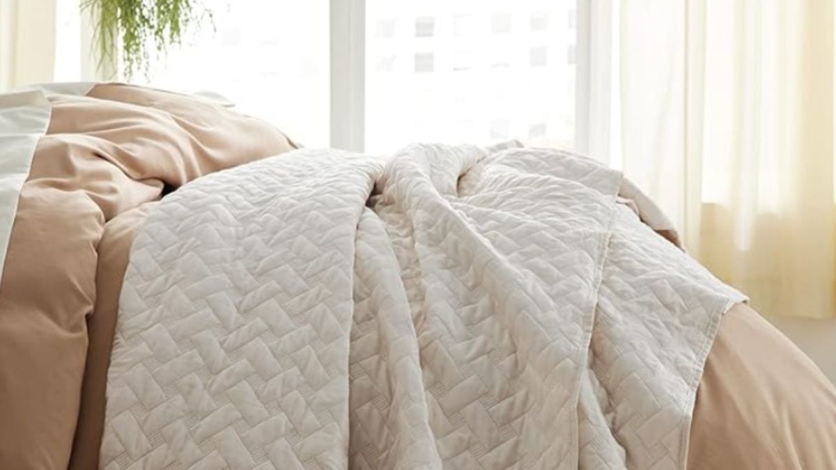 10 Inexpensive Quilts to Replace Your Heavy Wintertime Comforter