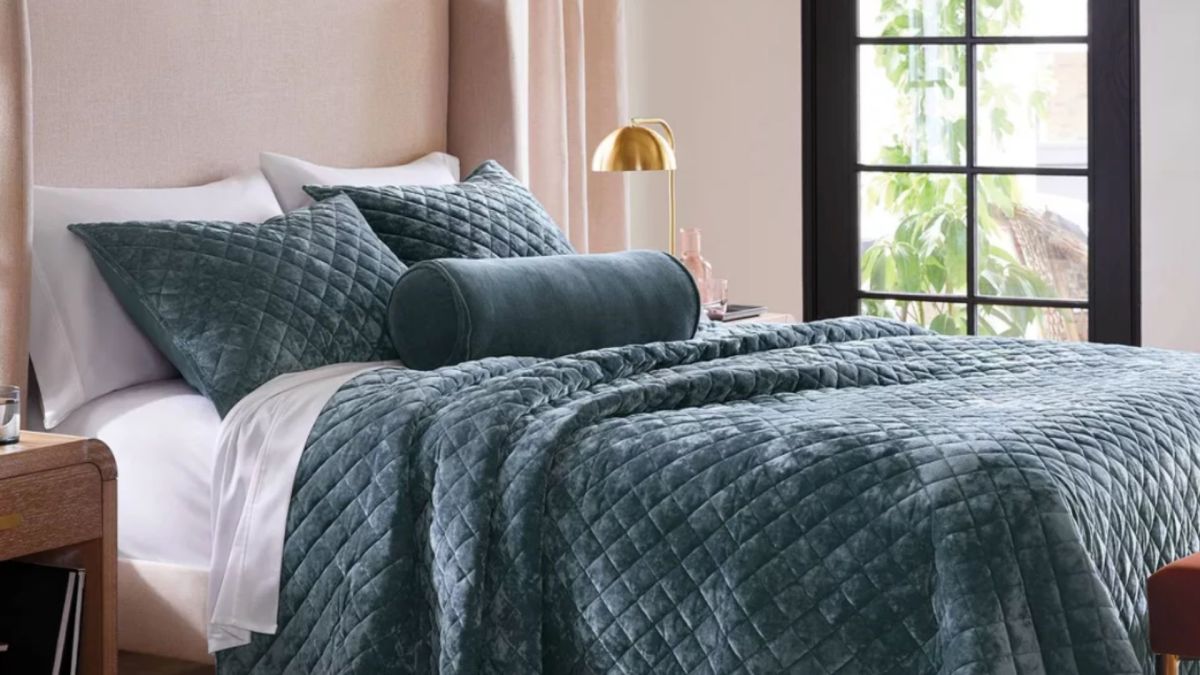 10 Inexpensive Quilts to Replace Your Heavy Wintertime Comforter