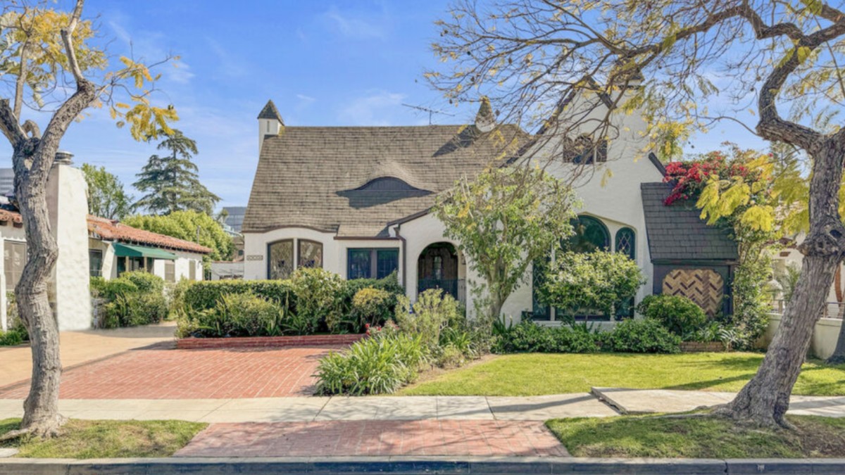 Vintage 1927 'Storybook' Home in LA Is Straight Out of a Fairytale ...