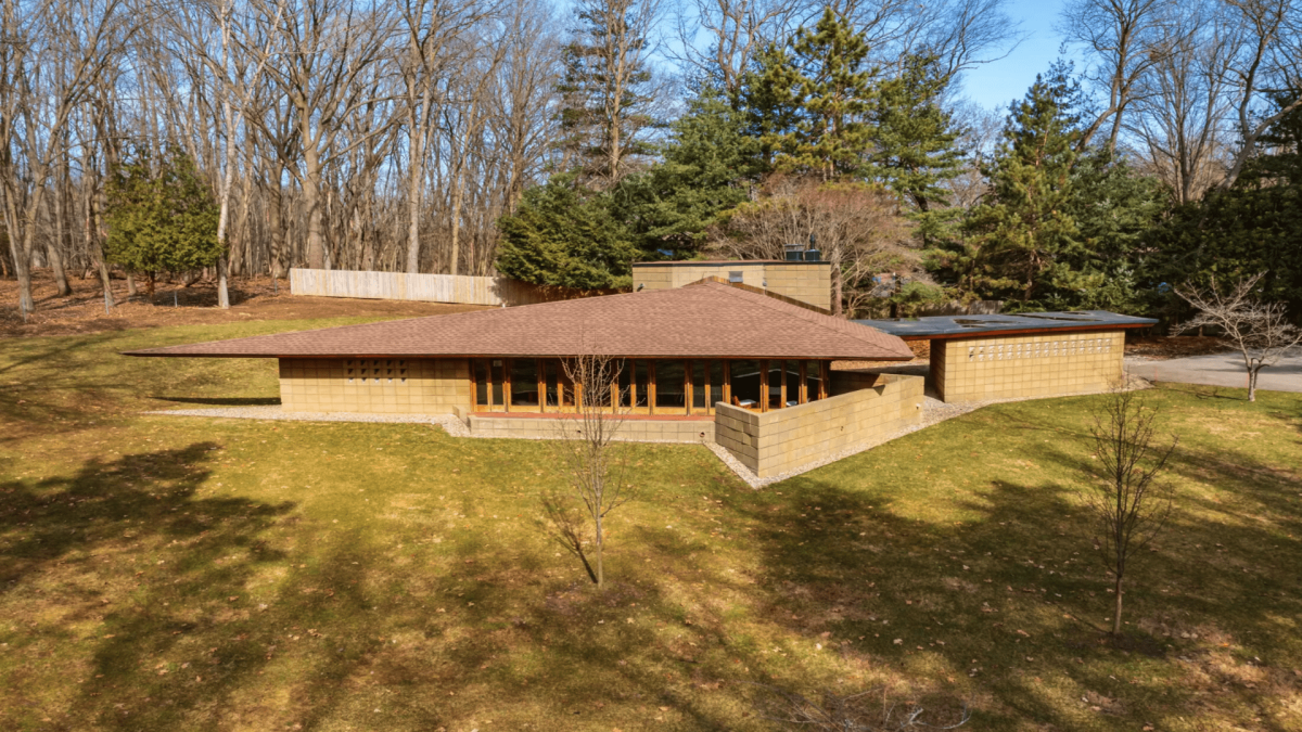 Historical Frank Lloyd Wright Home Just Hit the Market in Michigan & It ...