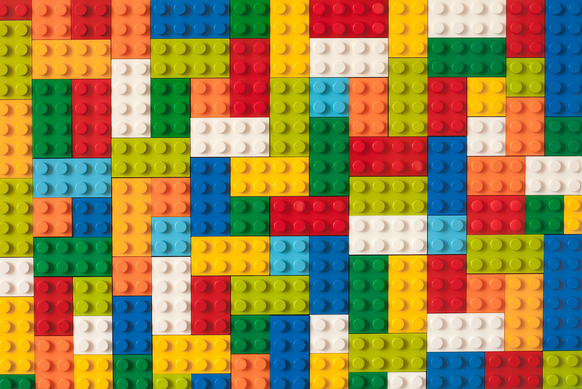 Man Uses LEGO Pieces to Print Cool Artwork for His Wall - Dengarden