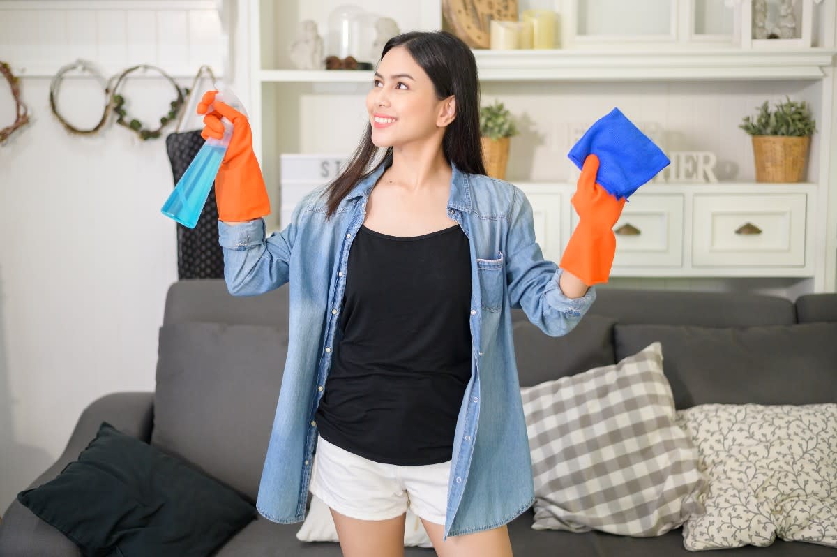 Woman Combines Two Household Ingredients For the Perfect ‘Smell Good