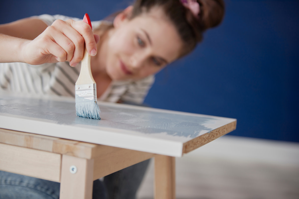 Professional Furniture Flipper Explains Exactly How to Refurbish