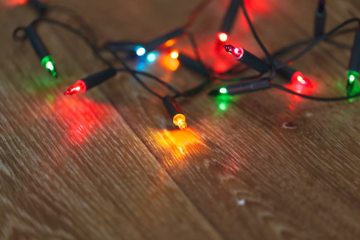 Man Shares Hack for Reviving ‘Dead’ Christmas Lights Dengarden News