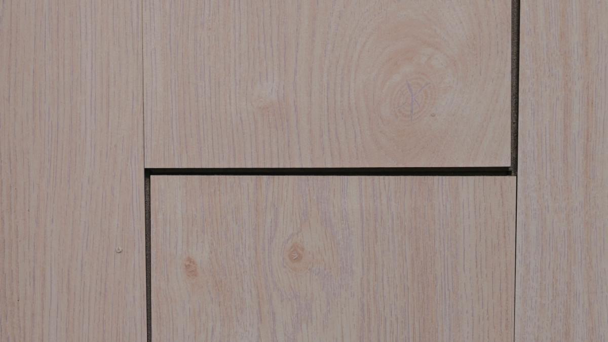 Contractor Shares Genius Hack For Closing Gaps In Vinyl Flooring   Shutterstock 1938617662 