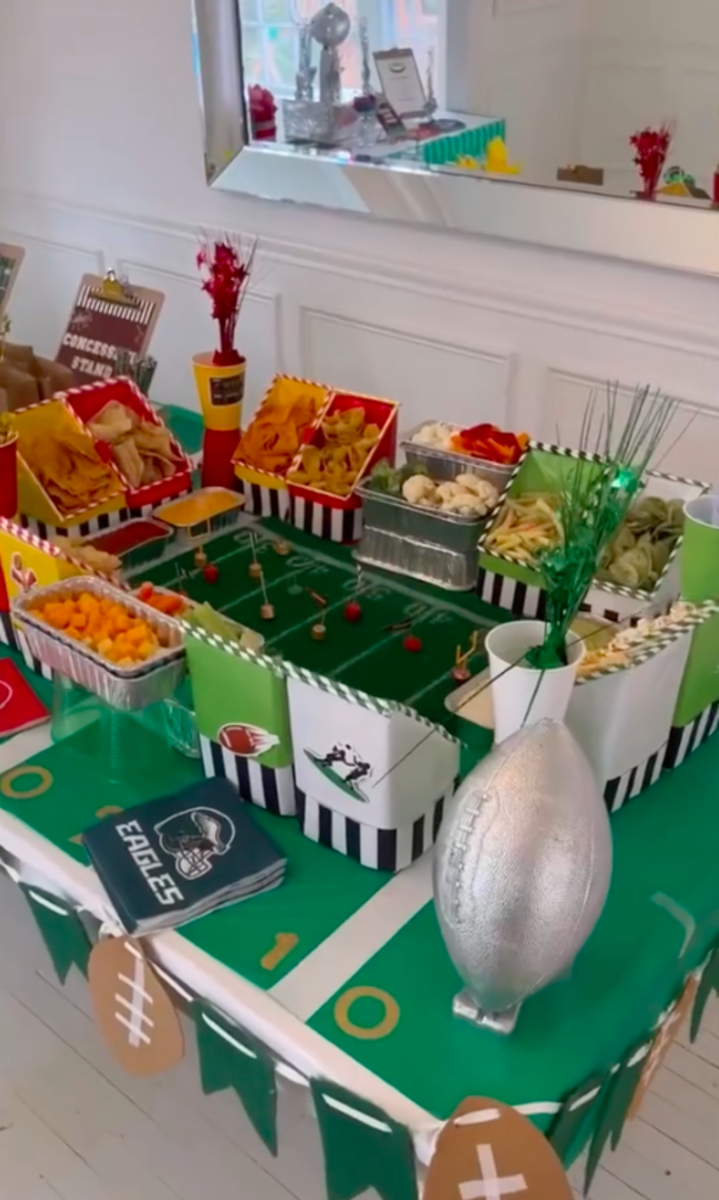 Just 8 Easy Decor & Entertaining Ideas to Throw One Touchdown of a ...