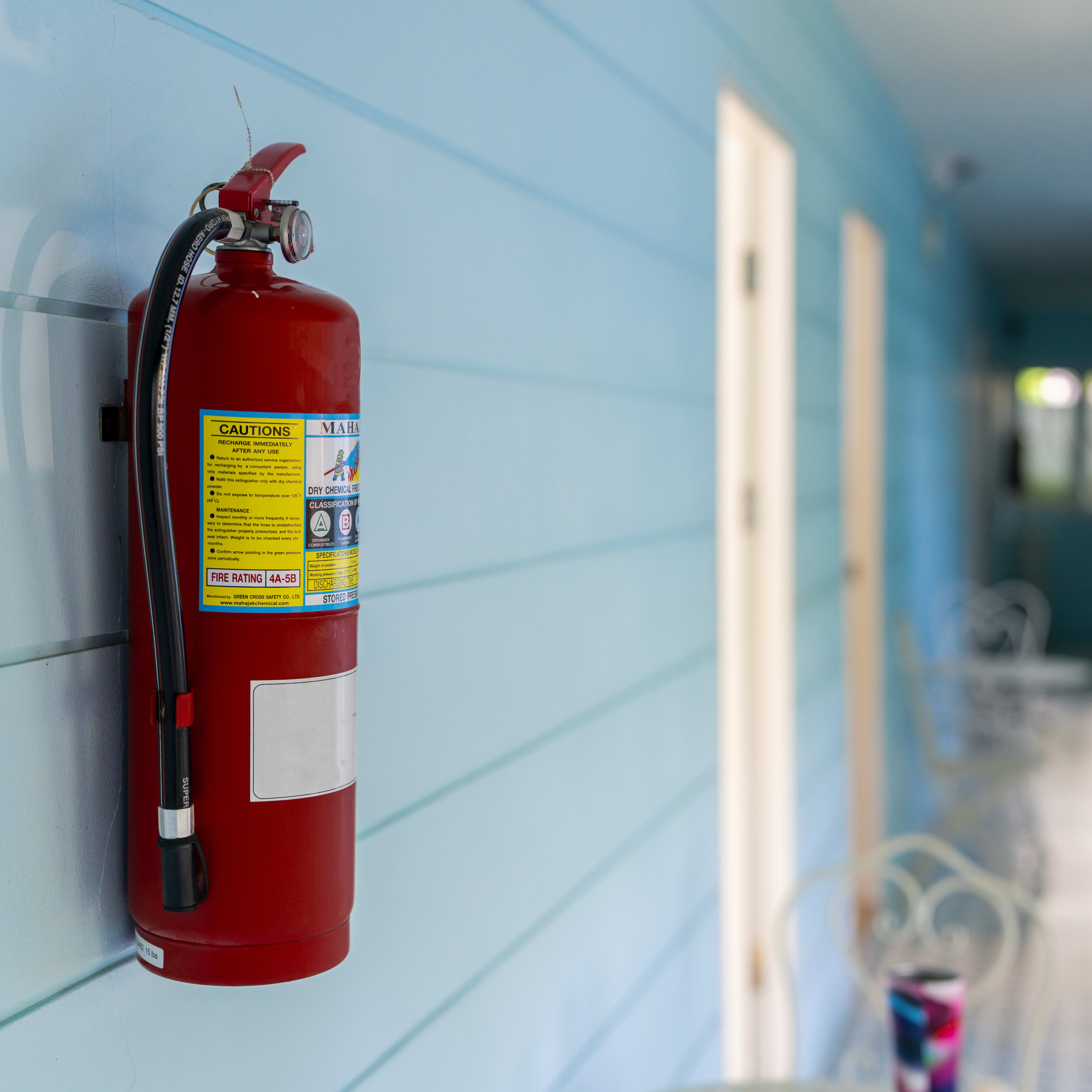 is-walmart-open-on-christmas-day-2025-holiday-hours-dengarden