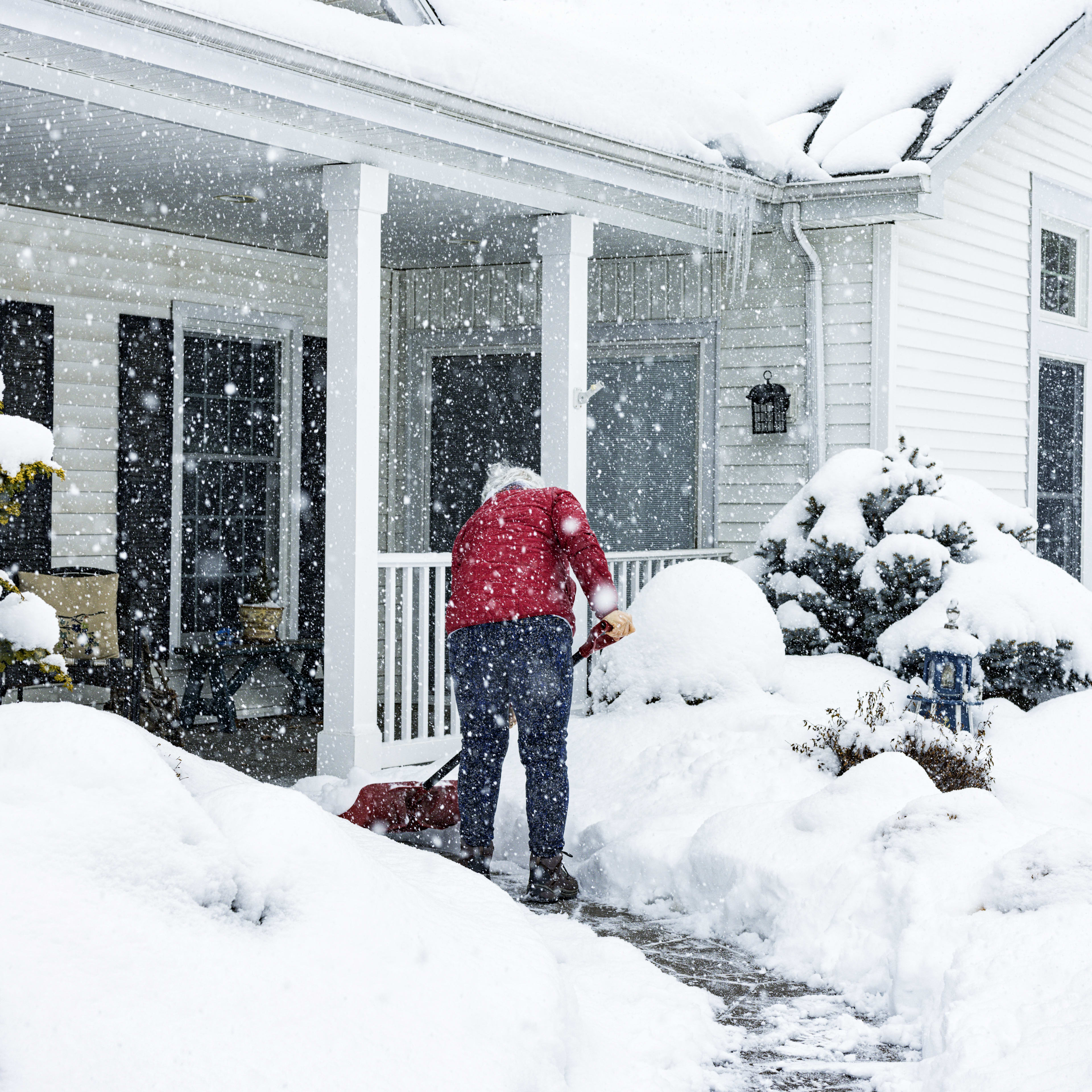 is-dollar-general-open-on-christmas-day-2025-holiday-hours-dengarden