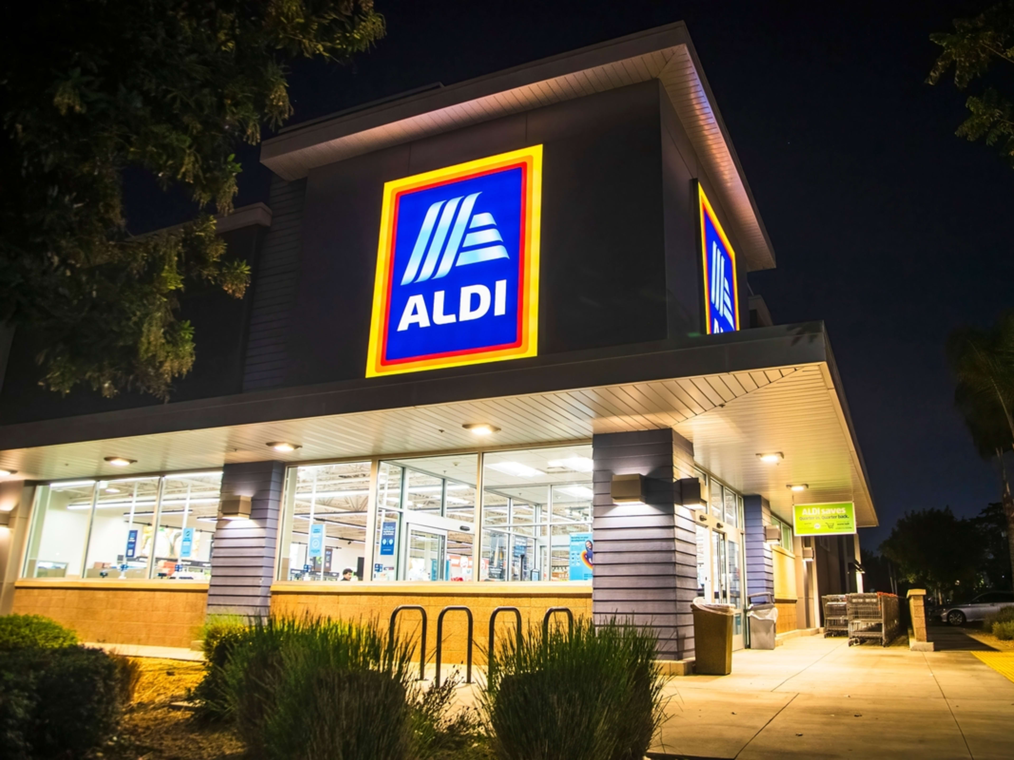 ALDI Just Dropped a Chic Black 'Weekender' Bag That Looks Totally HighEnd