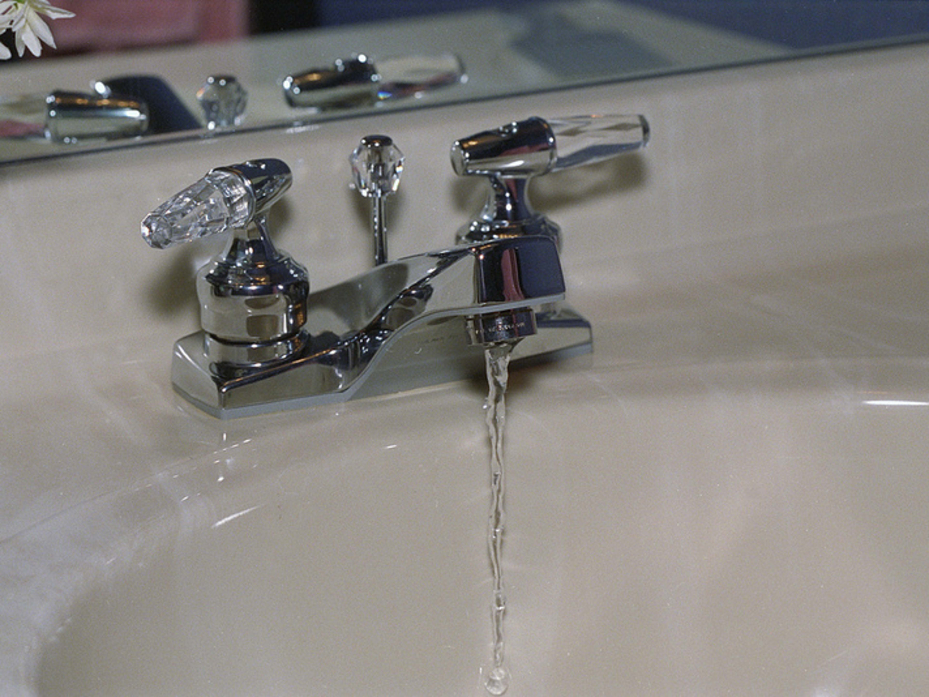How to Clear a Blockage in a Sink Faucet