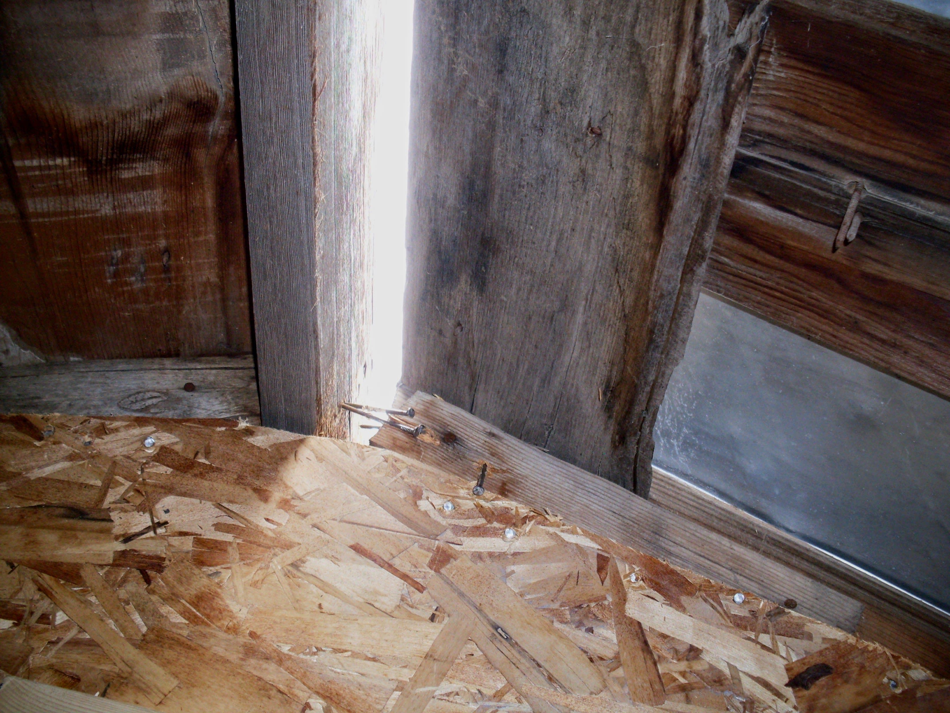 How to Fix a Sagging Barn Roof: Illustrated Guide - Dengarden