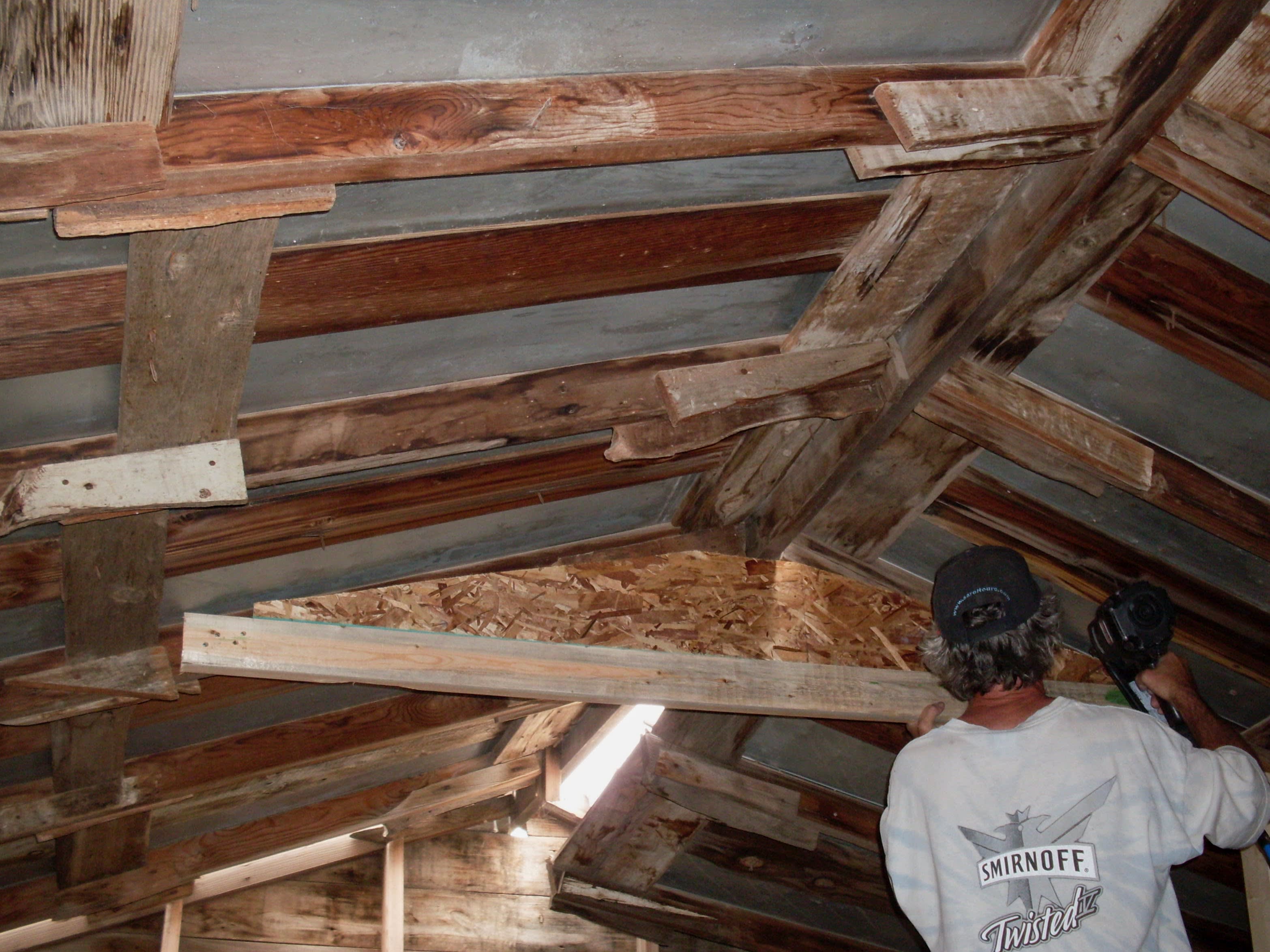 How to Fix a Sagging Barn Roof: Illustrated Guide - Dengarden